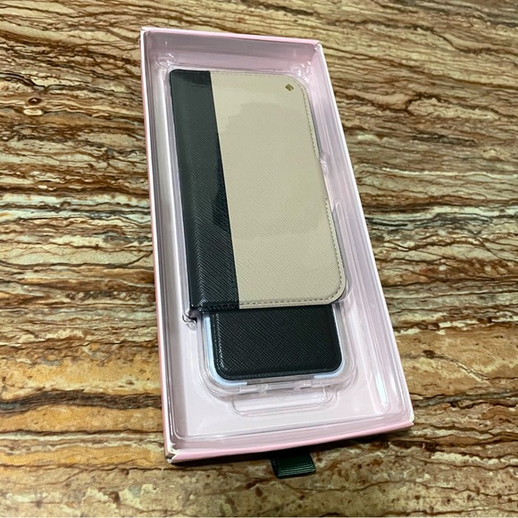 Kate Spade New York Magnetic Folio Phone Case Wallet For iPhone 12 Mini NWT - Picture 3 of 3